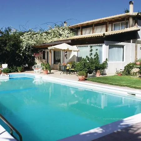 Awesome In Messinia With 4 Bedrooms, Wifi And Outdoor Swimming Pool Μεθώνη