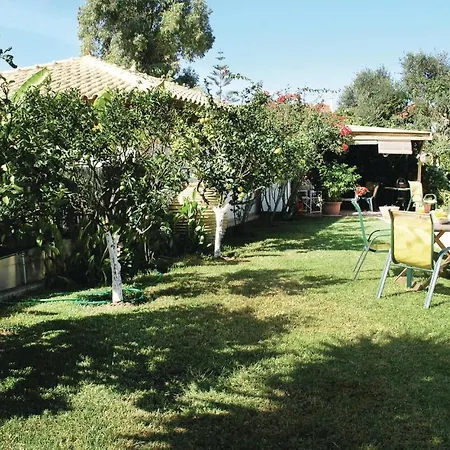 Feriehus Awesome In Messinia With 4 Bedrooms, Wifi And Outdoor Swimming Pool *