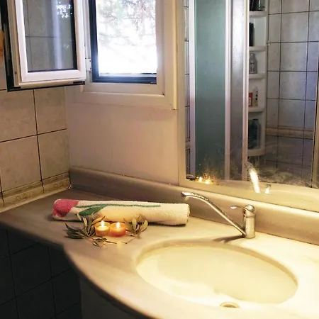 Ferienhaus Awesome In Messinia With 4 Bedrooms, Wifi And Outdoor Swimming Pool Methoni (Messenia)